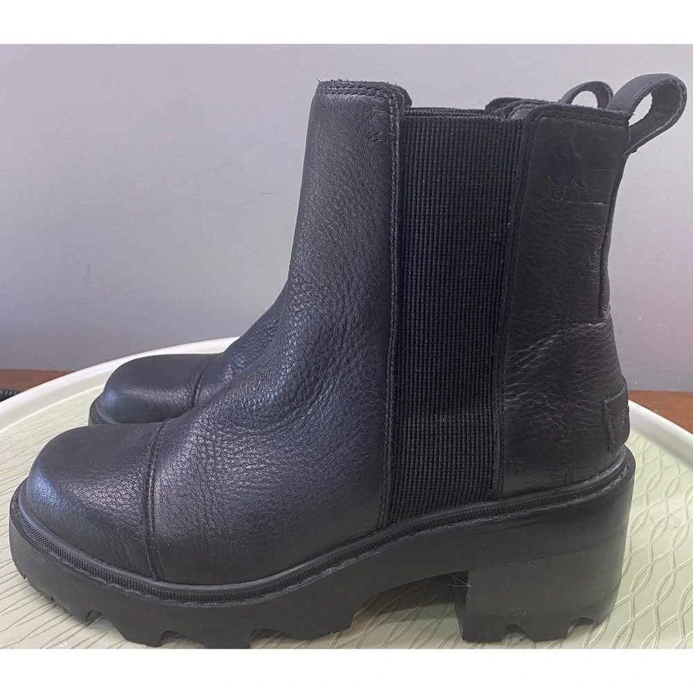 Sorel Joan Now Chelsea Leather Black Pull-on Ankle Combat Boots Lug Sole 8 EUC